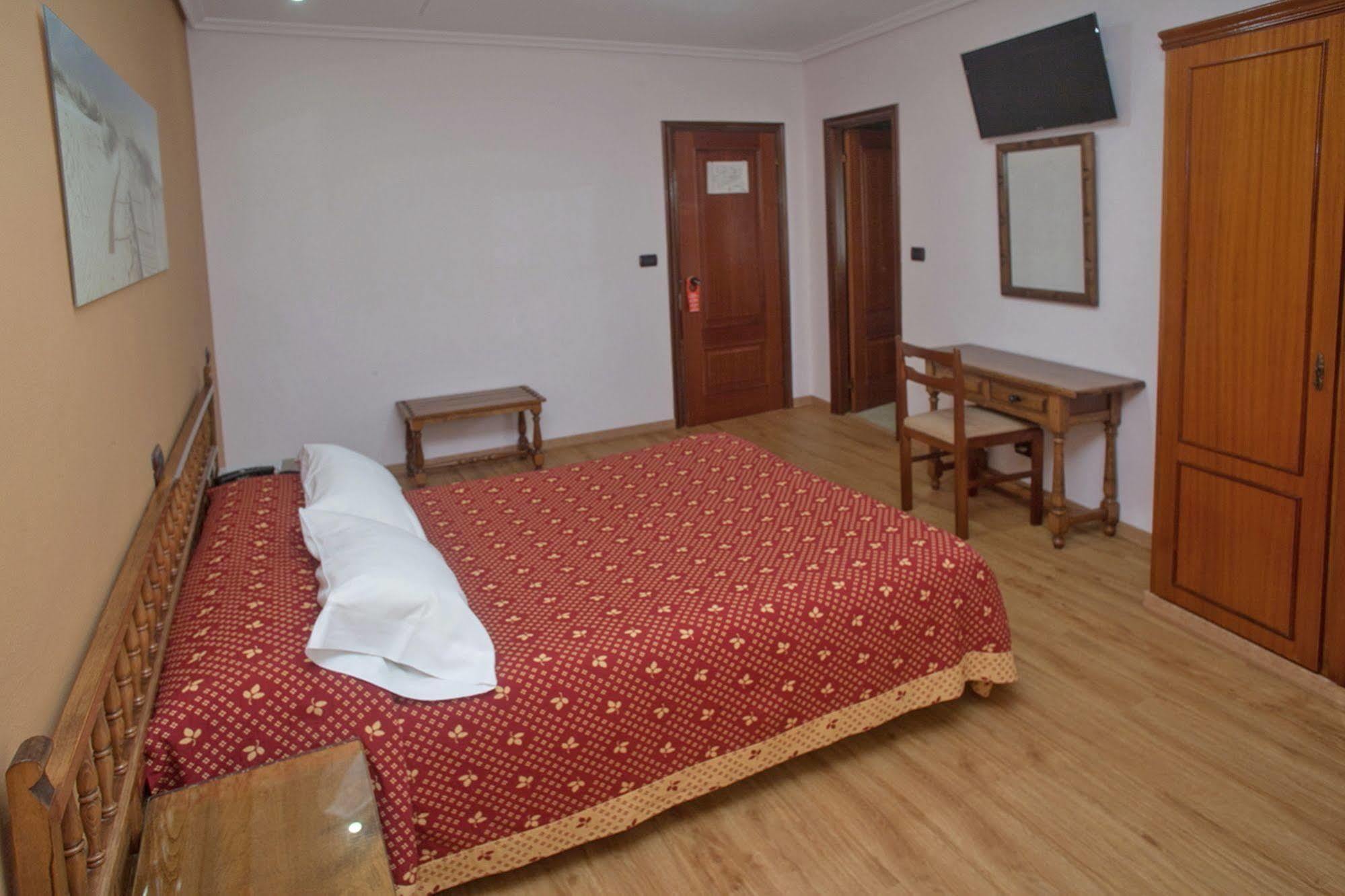 Hospedium Hotel La Marina Costa Da Morte セー エクステリア 写真